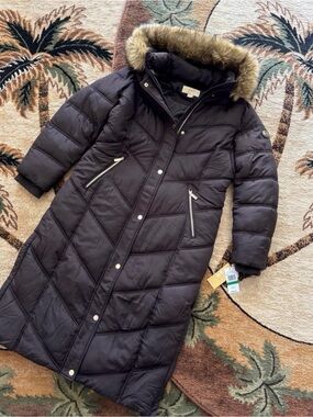 Michael Kors Black Quilted Long Puffer Coat with Faux Fur Trim